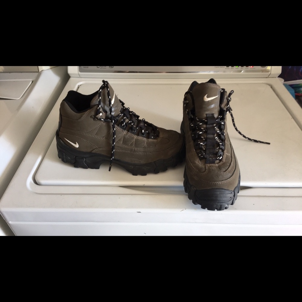 Nike ACG boots